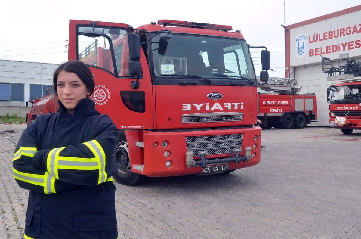 (Özel) İtfaiyeye kadın eli