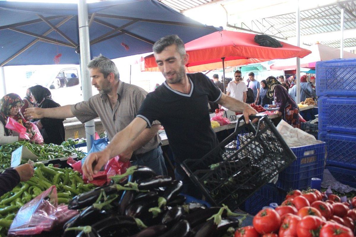 Pazarda \'bayram\' hareketliliği