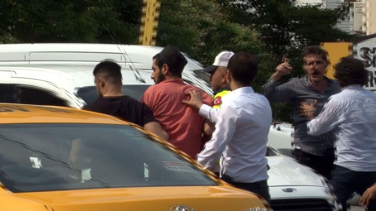Polis memurundan burnunu kıran esnafa tokat