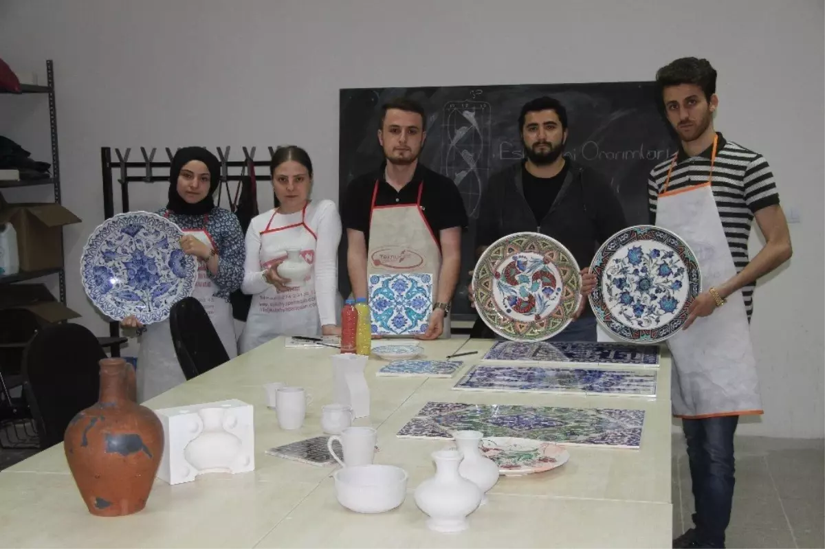 SDÜ\'de Eski Çini Onarımları Ana Sanat Dalı\'nın kapatılmasına öğrenci tepkisi