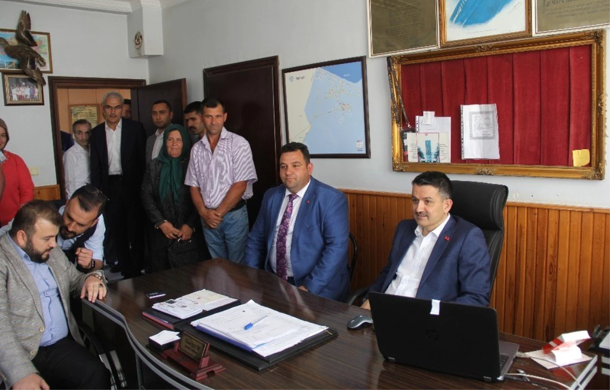 Tarım ve Orman Bakanı Pakdemirli Arnavutköy\'de esnafla buluştu