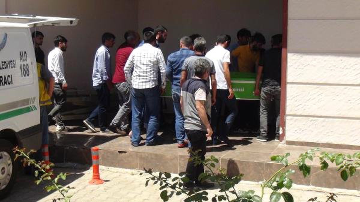 Üzerine istinat duvarı devrilen Haşim, öldü