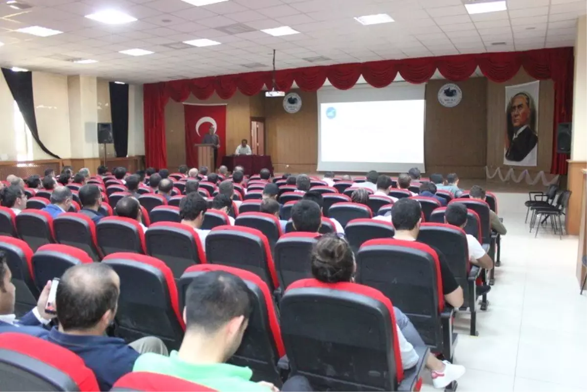 Van\'da "Gelişmiş Ülkelerin Eğitim Sistemi ve Uygulamaları" konferansı