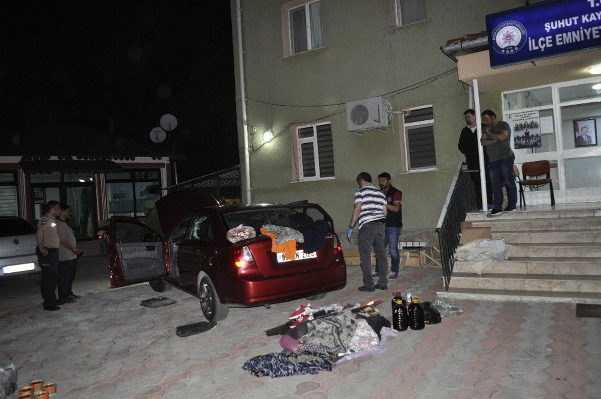 3 kadın 35 bin liralık küpeleri çalıp kaçtı