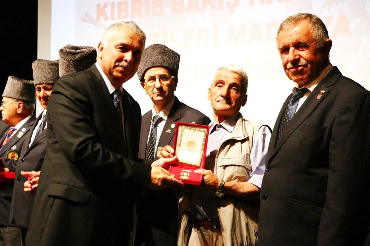 313 Kıbrıs gazisine madalya verildi