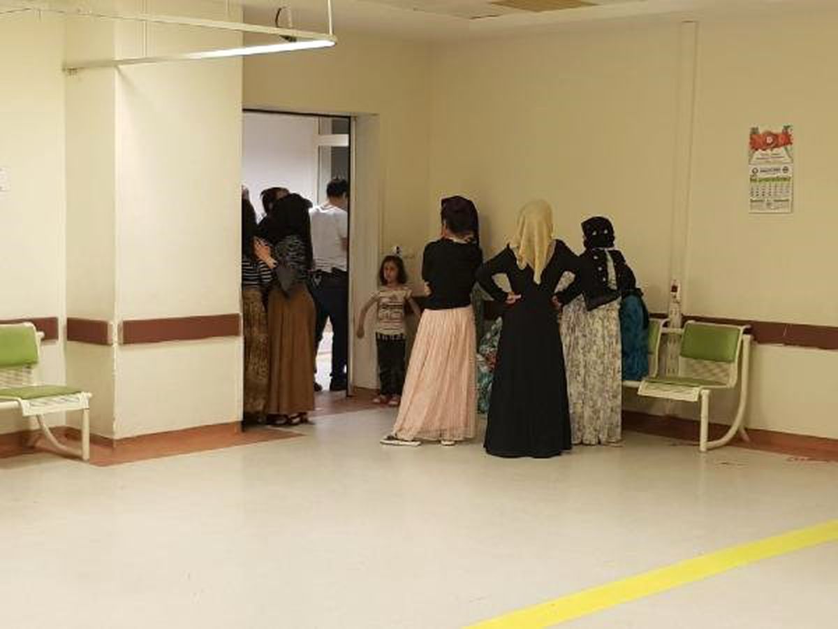7 yaşındaki spastik engelli çocuk, kardeşini balkonda attı iddiası