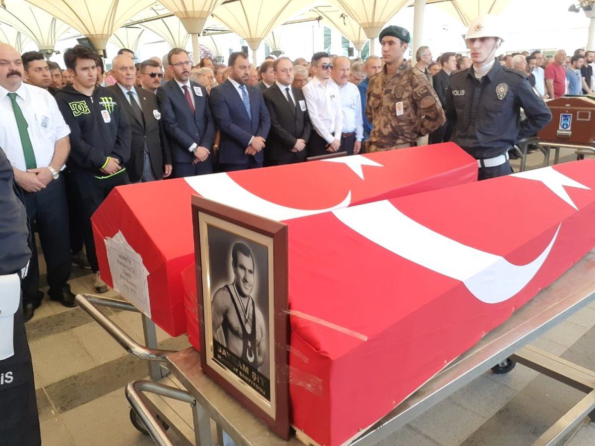 Adını altın harflerle tarihe yazdıran milli güreşçi son yolcuğuna uğurlandı