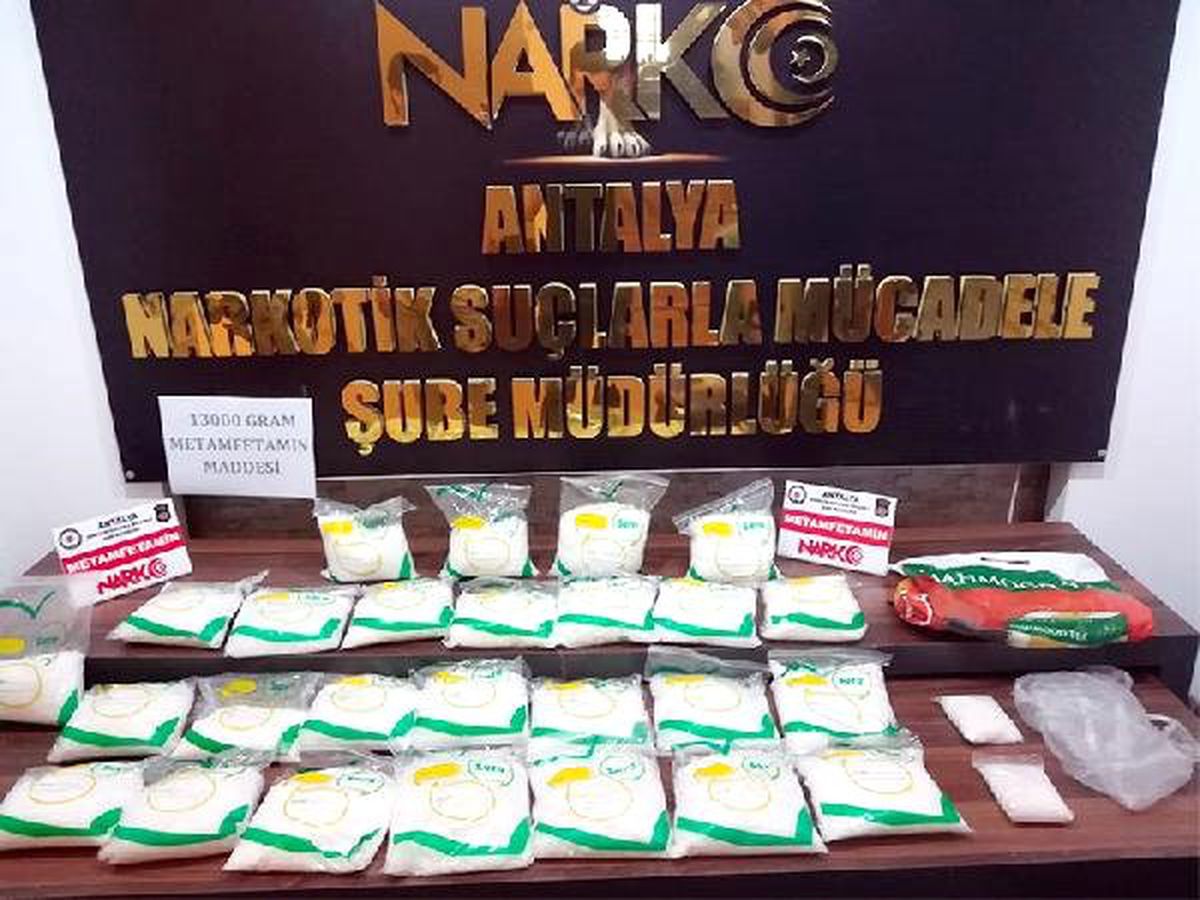 Antalya\'da 13 kilo metamfetamin ele geçirildi