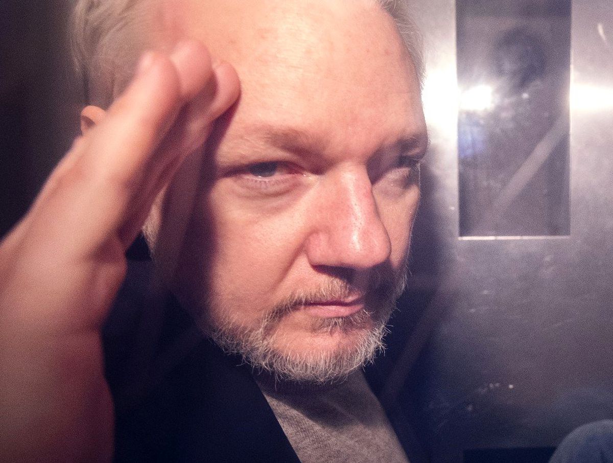 Assange sağlık nedenleriyle bugün duruşmaya katılamadı