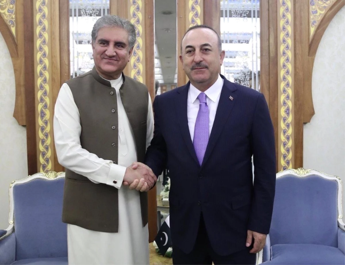 Bakan Çavuşoğlu, Pakistanlı mevkidaşı Kureyşi ile görüştü