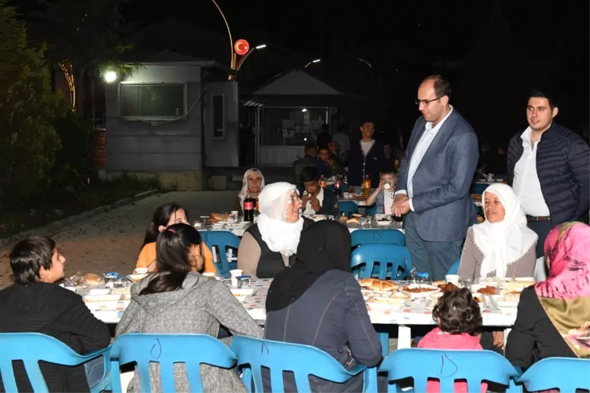 Çatak\'ta şehit yakınları ve gazilere iftar yemeği