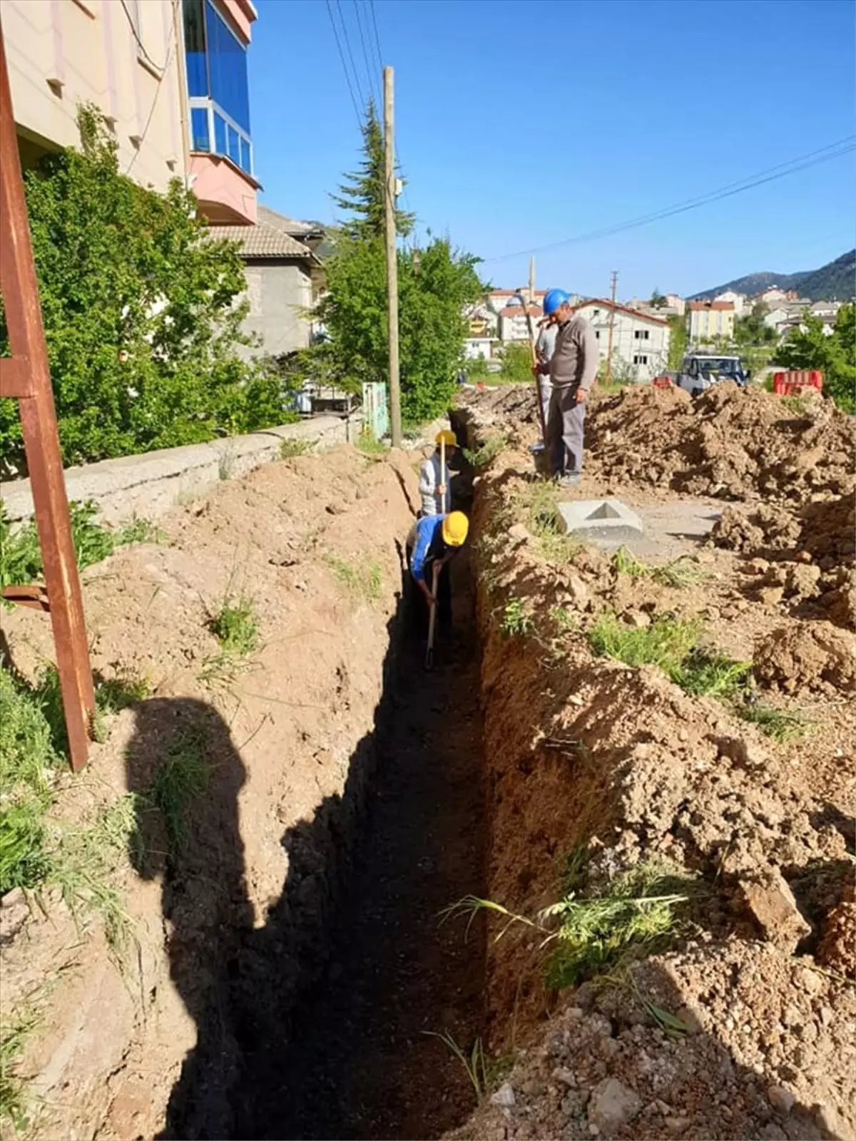 Derebucak\'ta elektrik hatları yer altına alınıyor