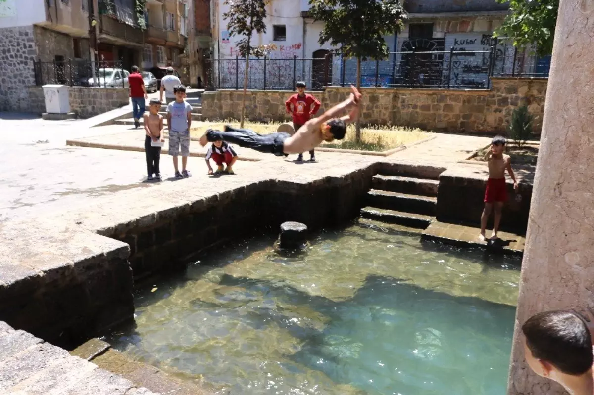 Diyarbakırlı çocukların vazgeçilmezi Anzele suyu