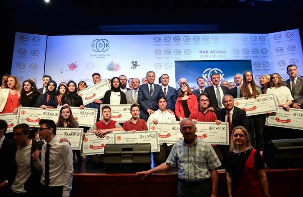 \'İstanbul Liselerarası İyi Yönetim İlkeleri Yarışması\' ödül töreni Üsküdar\'da yapıldı