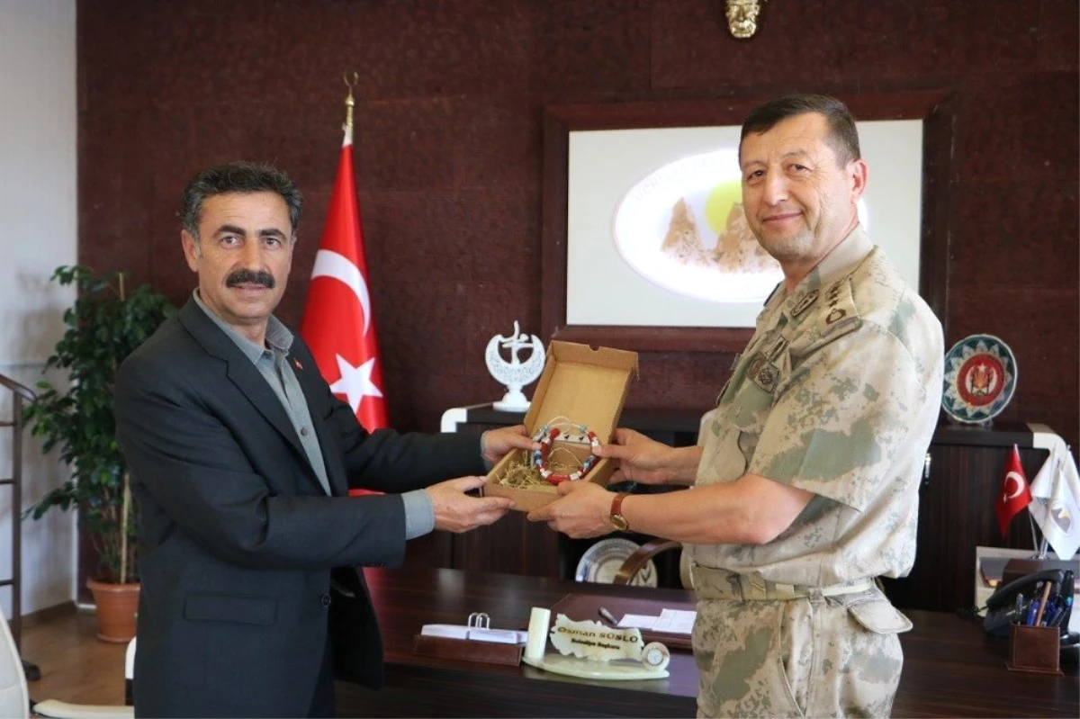 JAKEM Komutanı Albay Altın, Uçhisar Belediye Başkanı Süslü\'yü ziyaret etti