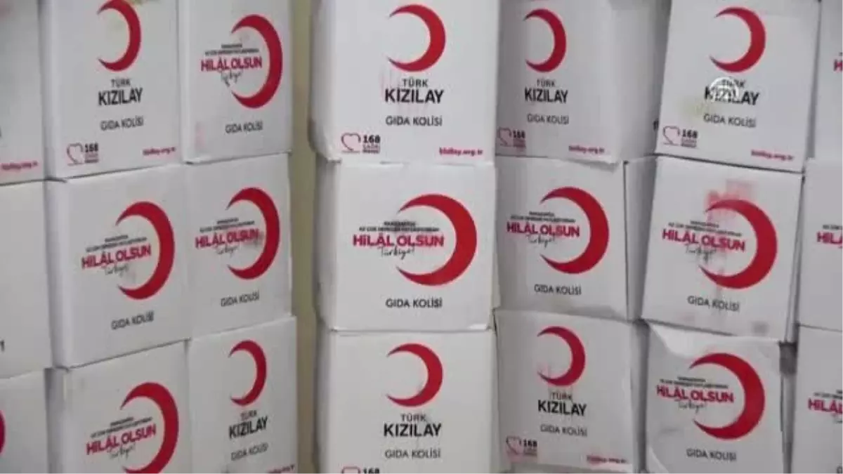 Kızılay Erciş\'te ramazan yardım kolisi dağıttı