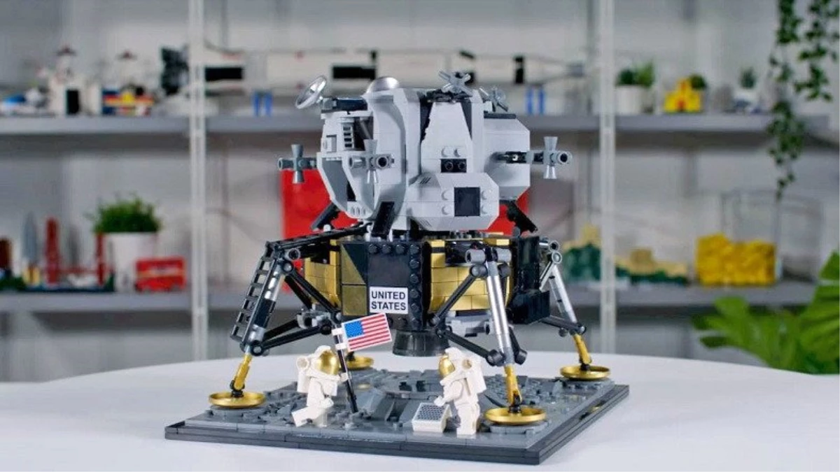 Lego, Ay\'a İlk İnişin 50. Yılını Kutlamak İçin Özel Bir Apollo 11 Setini Satışa Çıkarıyor