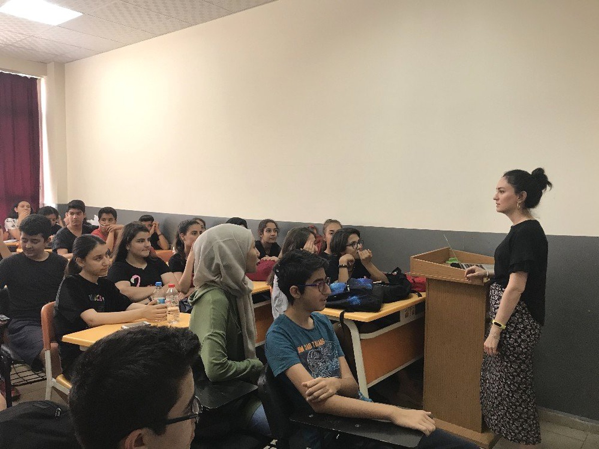 Öğrencilere sınav kaygısını yenmeleri konusunda destek