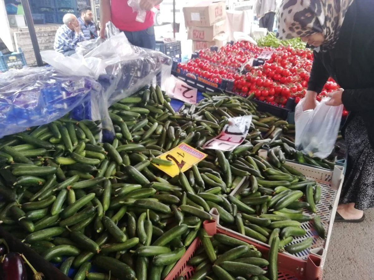 Pazarda Sebze Fiyatları Düşüşe Geçti