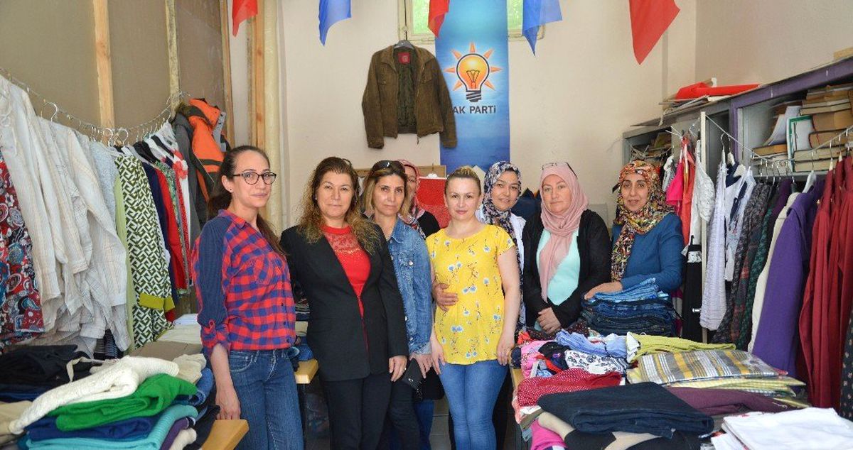 Sivrihisar Ak Parti Kadın Kollarından bayram öncesi mutluluk dağıtan örnek proje