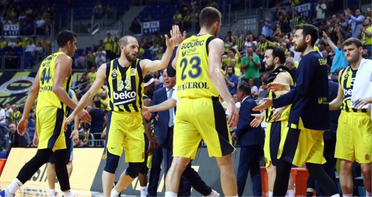 Telekom\'u geçen Fenerbahçe, play-off yarı finalinde TOFAŞ\'ın rakibi oldu