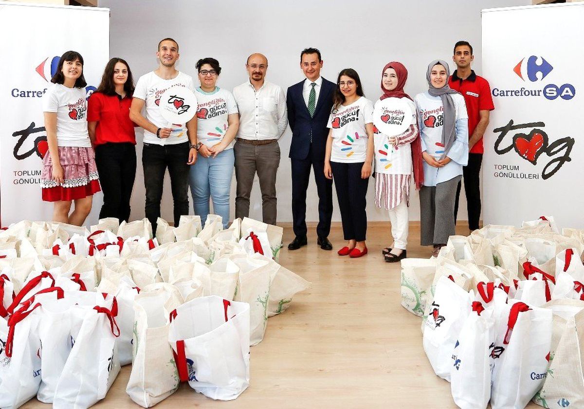 Toplanılan temizlik ve kişisel bakım ürünleri gençlere ulaşıyor