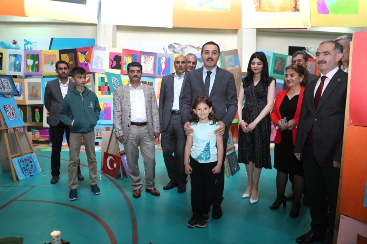 Vali Türker Öksüz, Çelik Başarı Kolejini ziyaret etti
