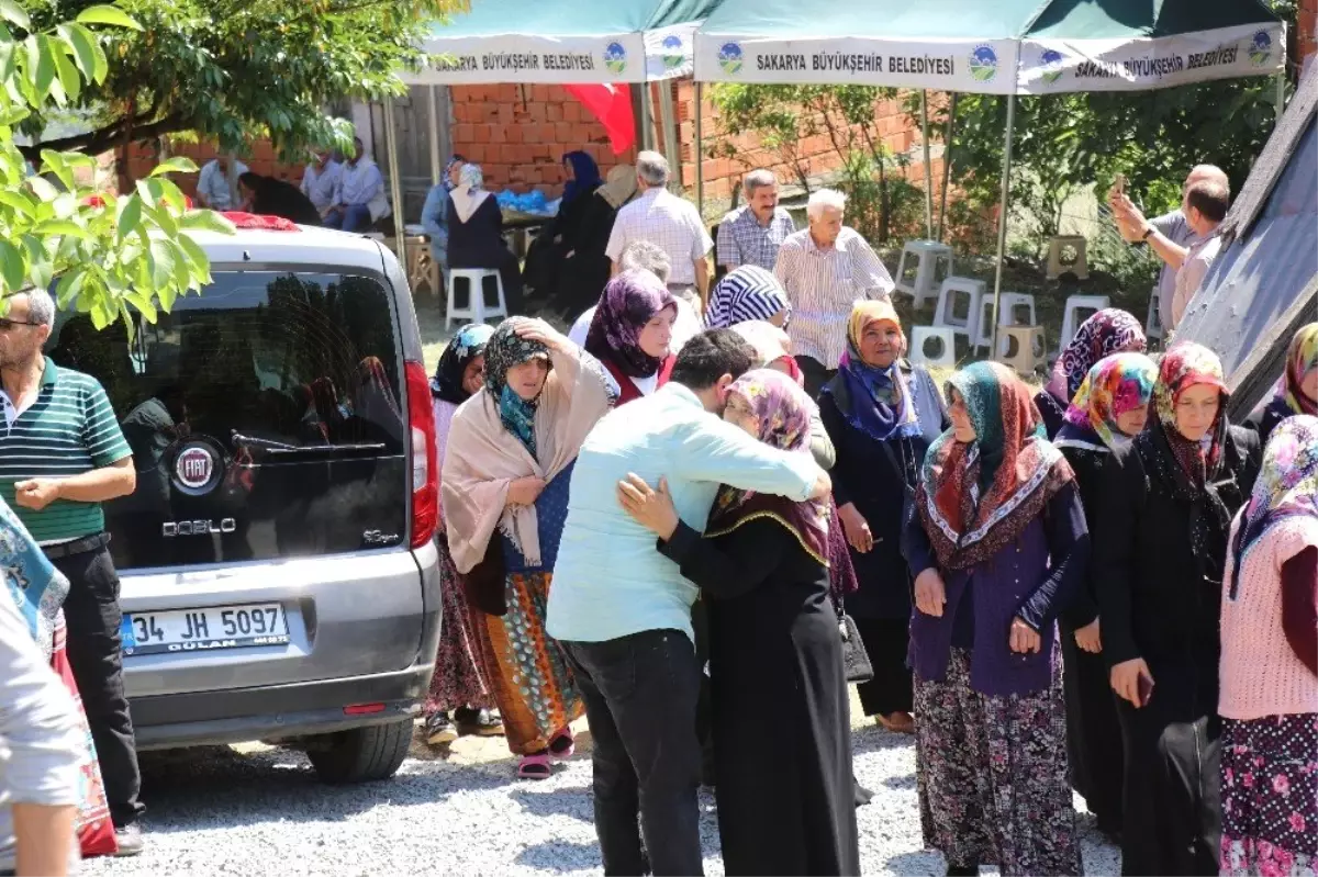 Vatandaşlar, Şehit Piyade Teğmen Raşit Aydın\'ın ailesini yalnız bırakmadı