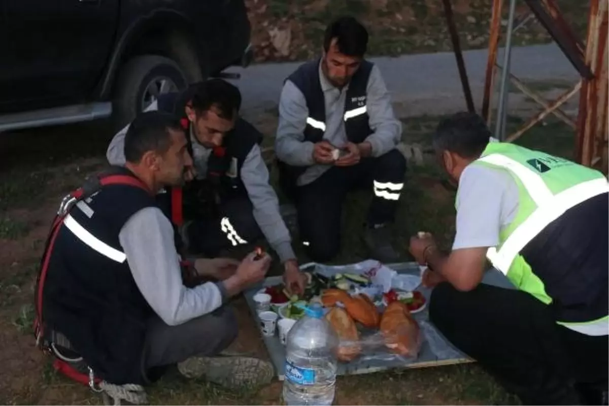 VEDAŞ ekiplerine her yer iftar sofrası