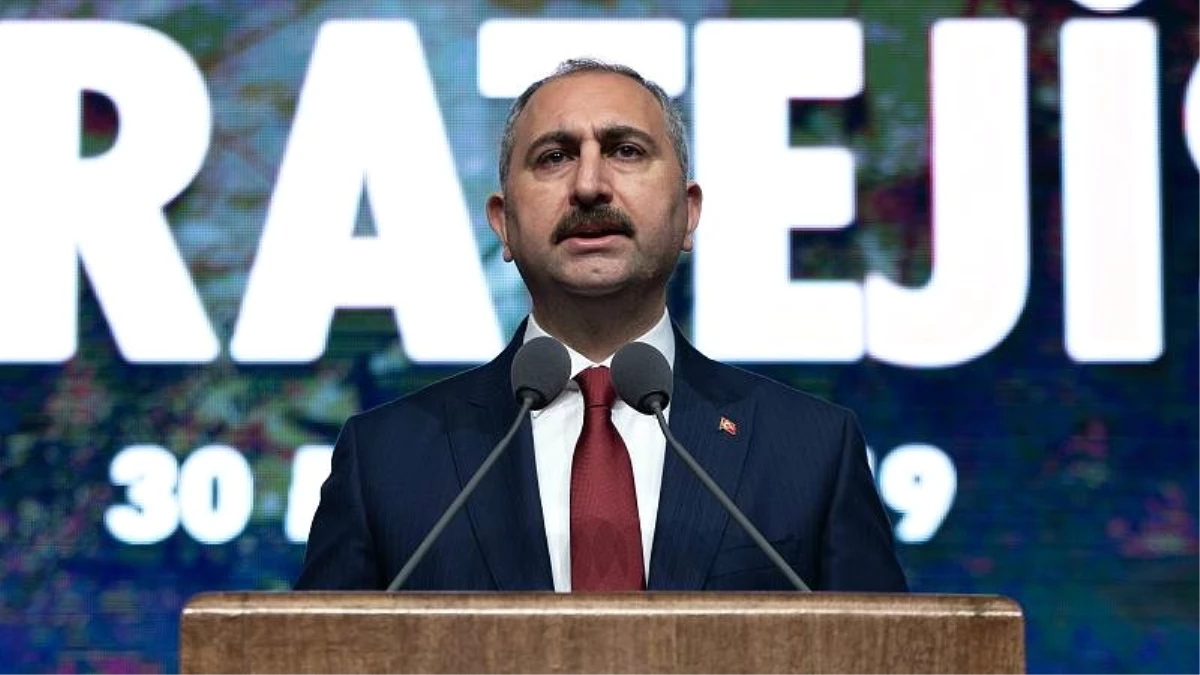 Adalet Bakanı Gül: Kadri Gürsel\'e kelepçe takılması kabul edilebilir değil