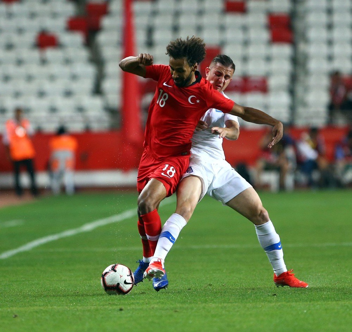 Antalyasporlu Nazım Sangare ilk kez ay-yıldızlı formayı giydi