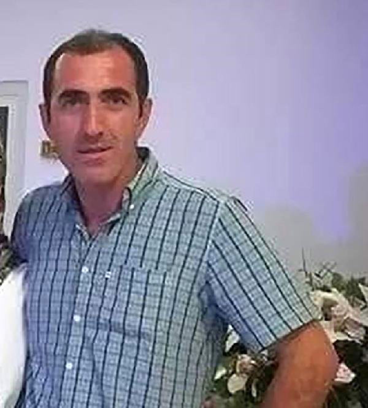 Arıza nedeniyle duran otobüsün şoförü, kalp krizinden öldü