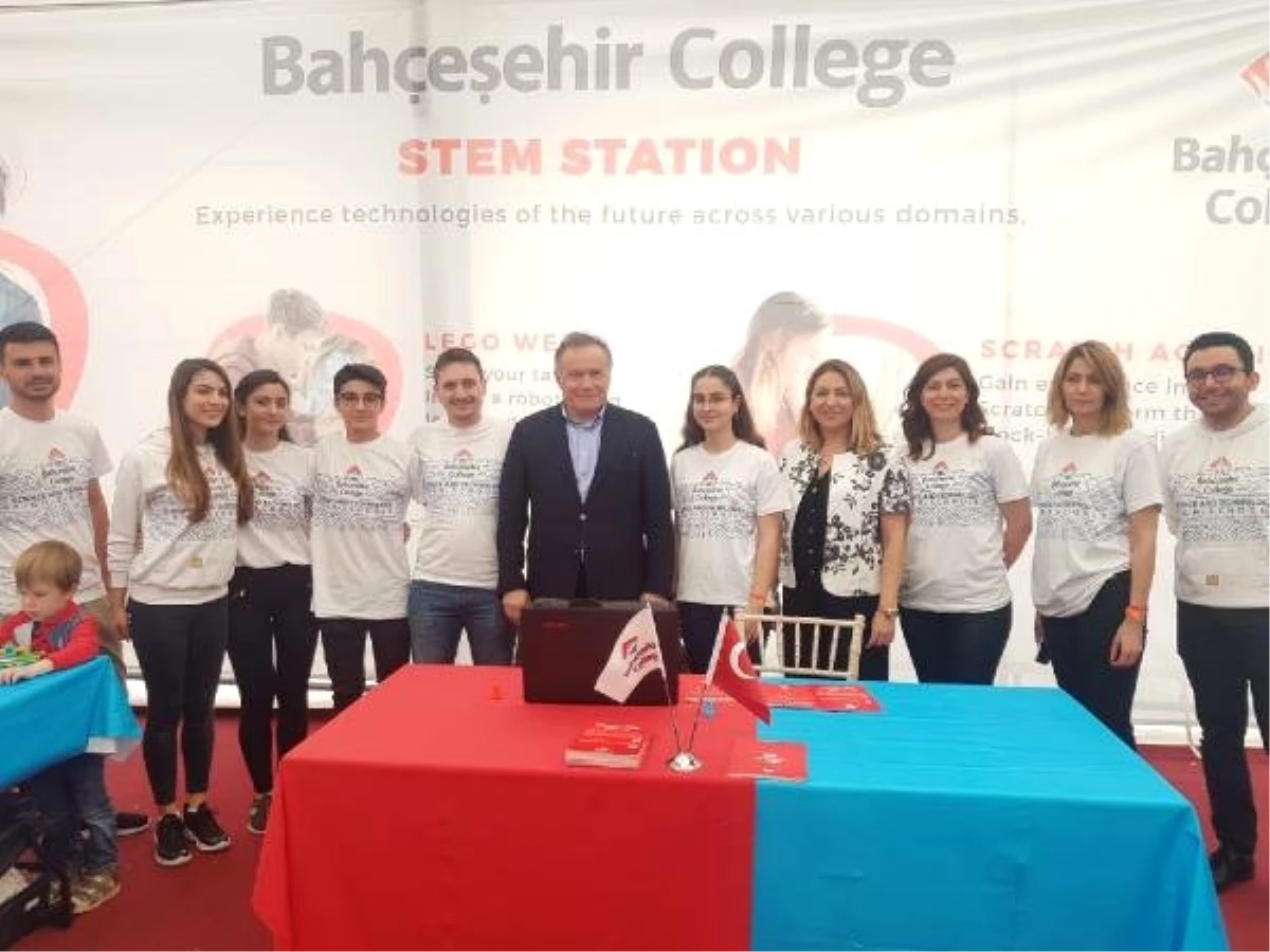 Bahçeşehir Koleji \'Imagineering Fuarı\'nda Türkiye\'yi temsil etti