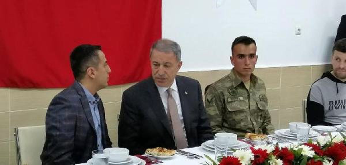 Bakan Akar, Kayseri\'de yaptırdığı camide cuma namazı kıldı (3)