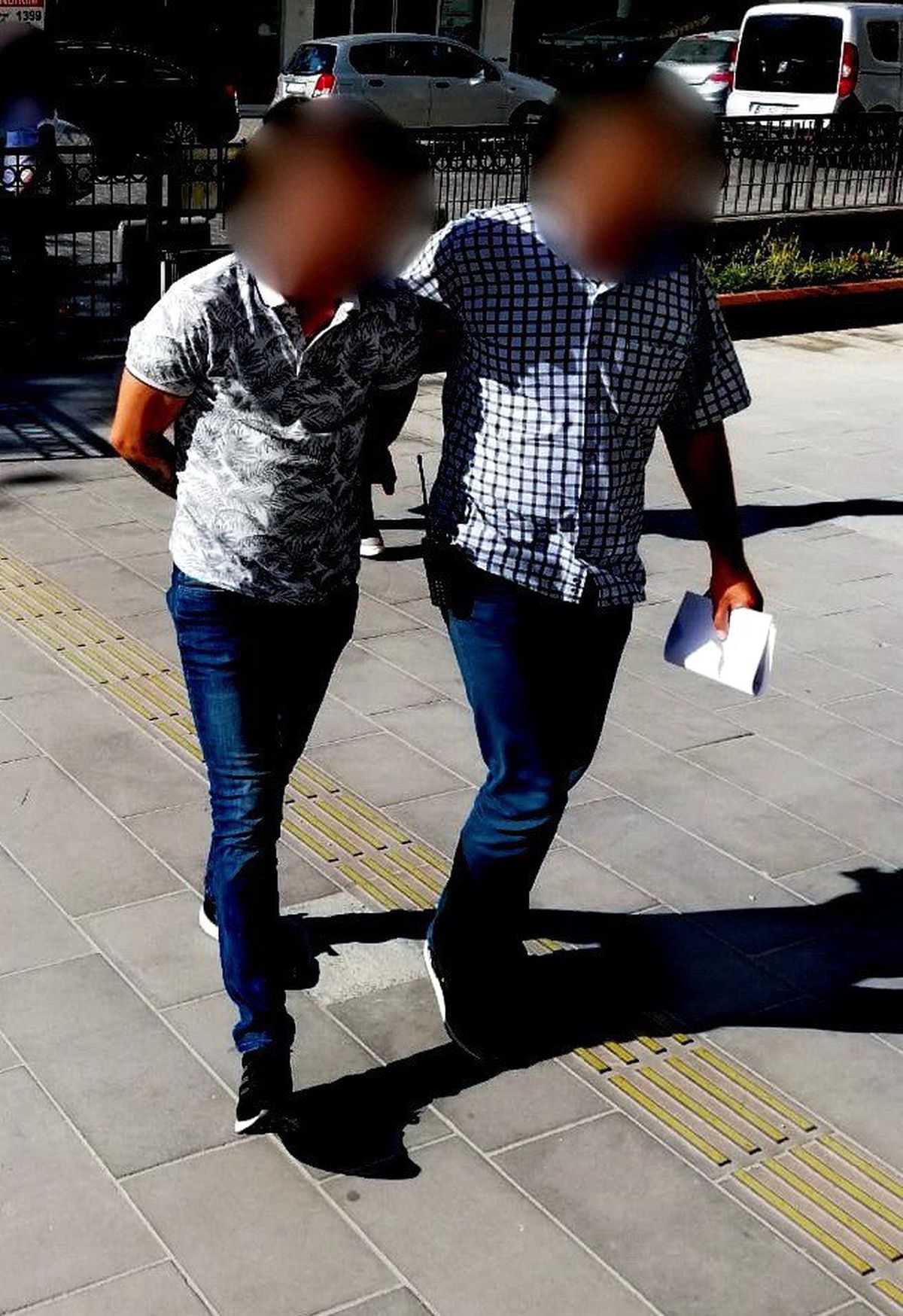 Başkalarının hesaplarından para çeken zanlı, Kuşadası\'nda yakalandı
