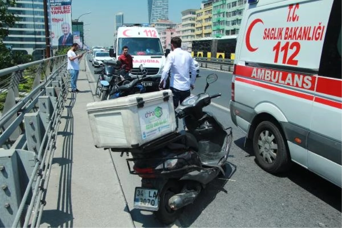 D-100 Karayolu\'nda iki motosiklet çarpıştı; Sürücüler yaralandı