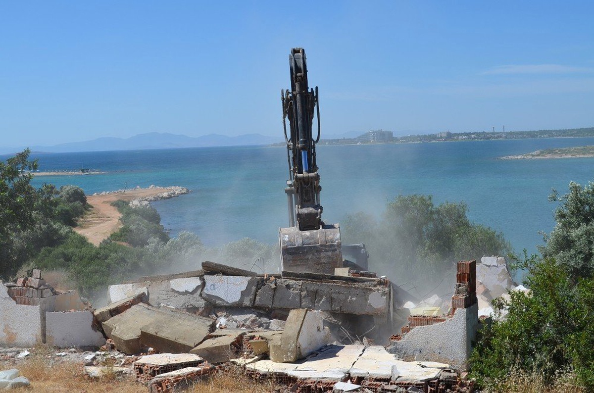 Didim\'de eski Köy Hizmetleri Kampı tarih oluyor