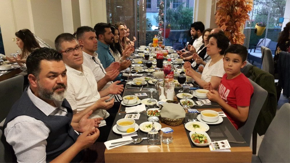 Eskişehir Eczane Teknisyenleri Derneği iftar programı