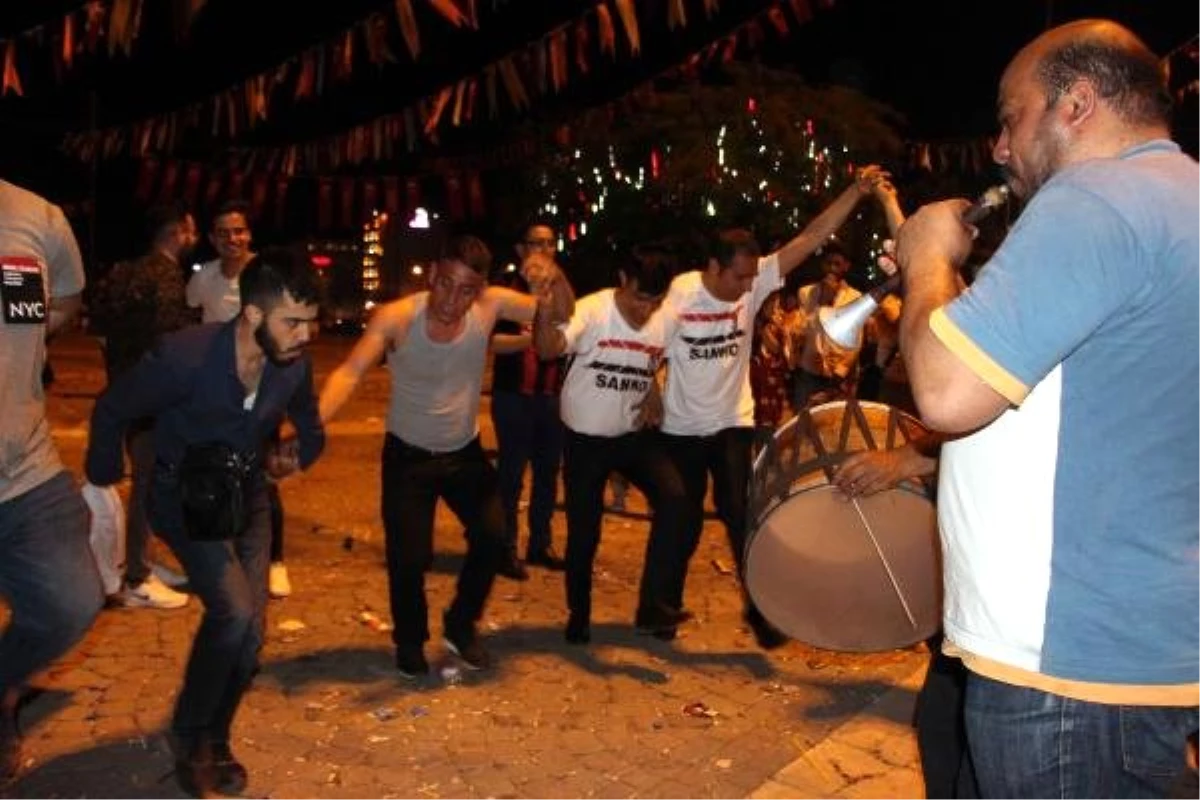 Gaziantep\'te Süper Lig halaylarla kutlandı