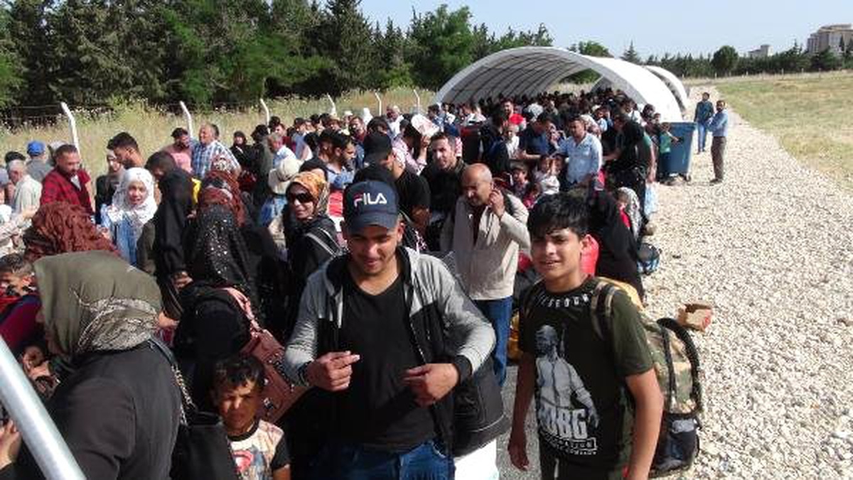 Geçişlerin son gününde, Öncüpınar Sınır Kapısı\'nda yoğunluk