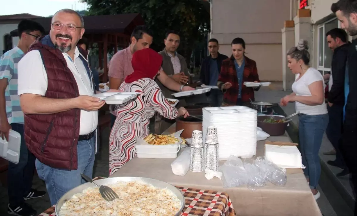 Giresun Üniversitesi ailesi iftar yemeğinde bir araya geldi