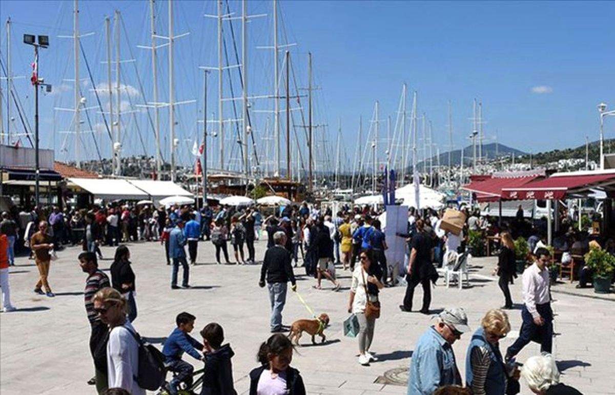 Türkiye yılın ilk 4 ayında 8 milyon turist ağırladı