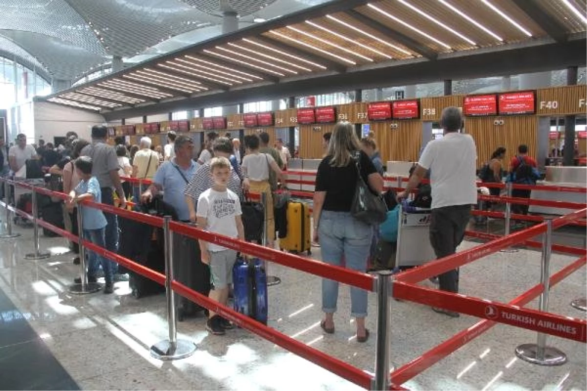 İstanbul Havalimanı\'nda bayram tatili hareketliliği
