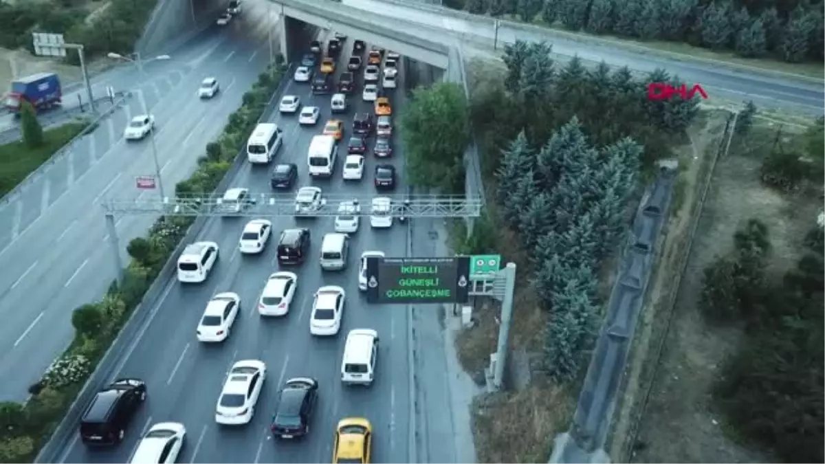 İSTANBUL TRAFİĞİNDE TATİL YOĞUNLUĞU BAŞLADI