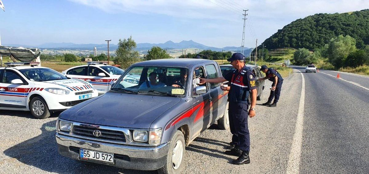 Jandarmadan sürücülere kandil simidi