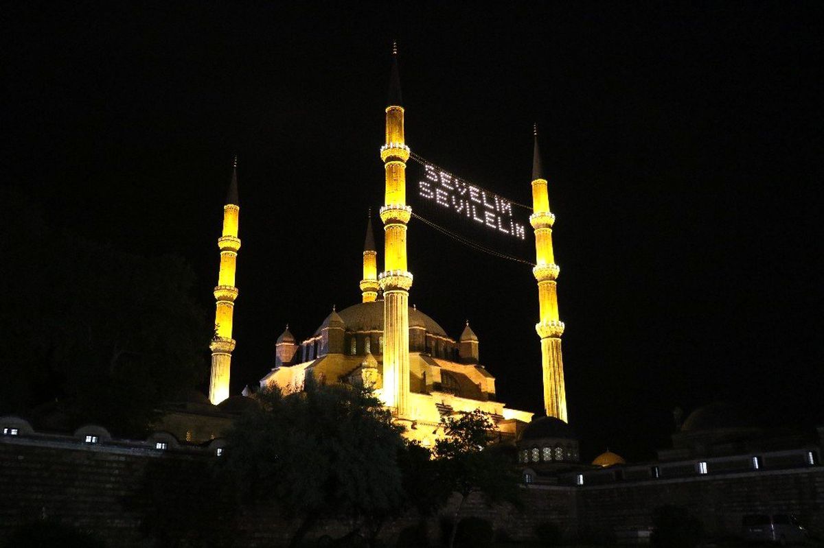 Kadir Gecesi\'nde Selimiye Camii doldu taştı