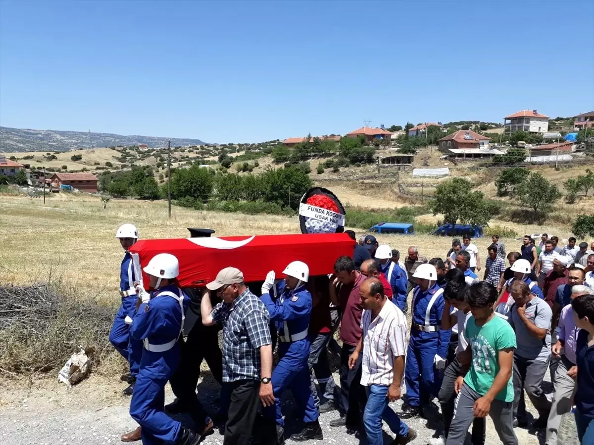 Kıbrıs gazisi Ali Osman Arı son yolculuğuna uğurlandı