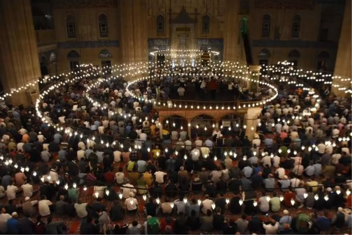 Selimiye Camii, Kadir Gecesi\'nde dolup taştı