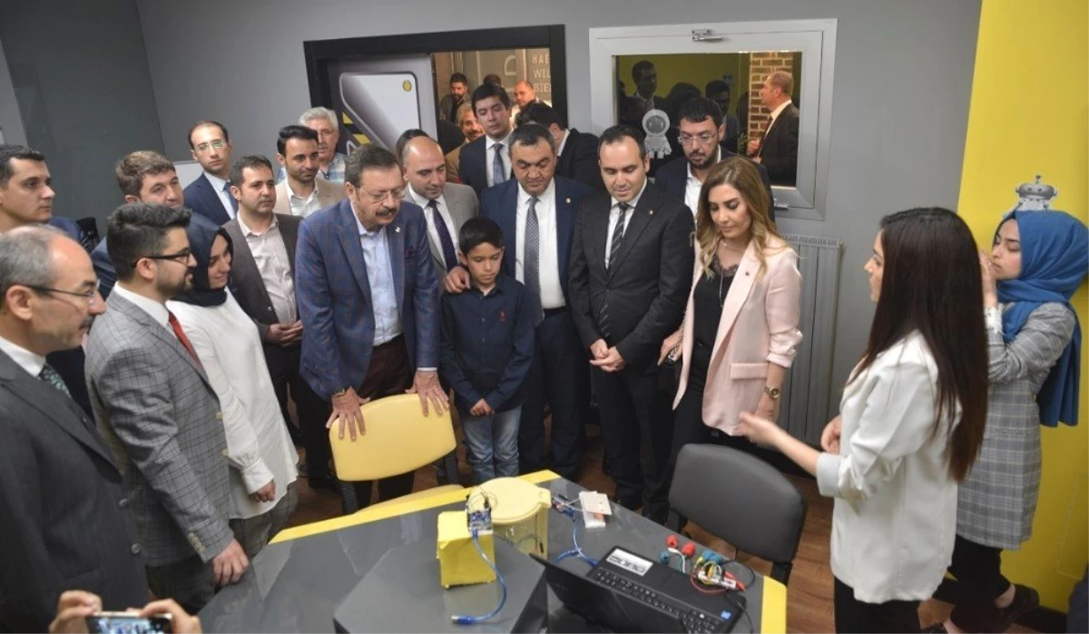TOBB Başkanı Rıfat Hisarcıklıoğlu Yeni Nesil Gelişim Atölyesi "GİGA MAKER" ı ziyaret etti