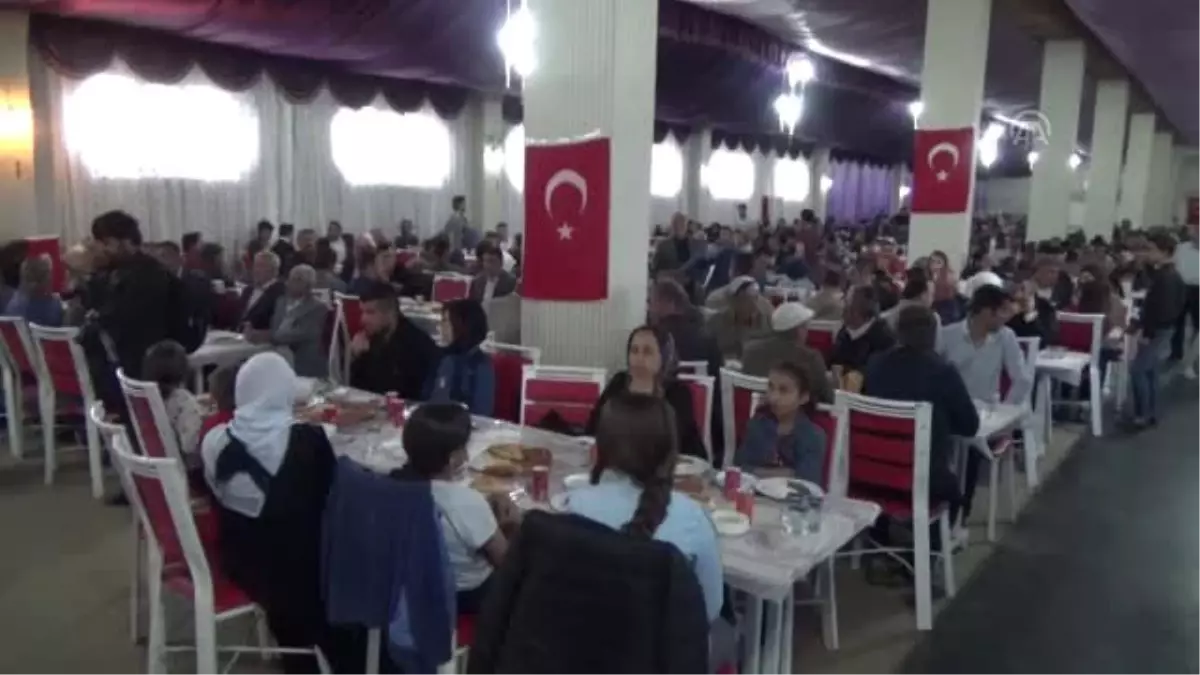 Vali Akbıyık şehit yakınları ve gazilerle iftarda bir araya geldi